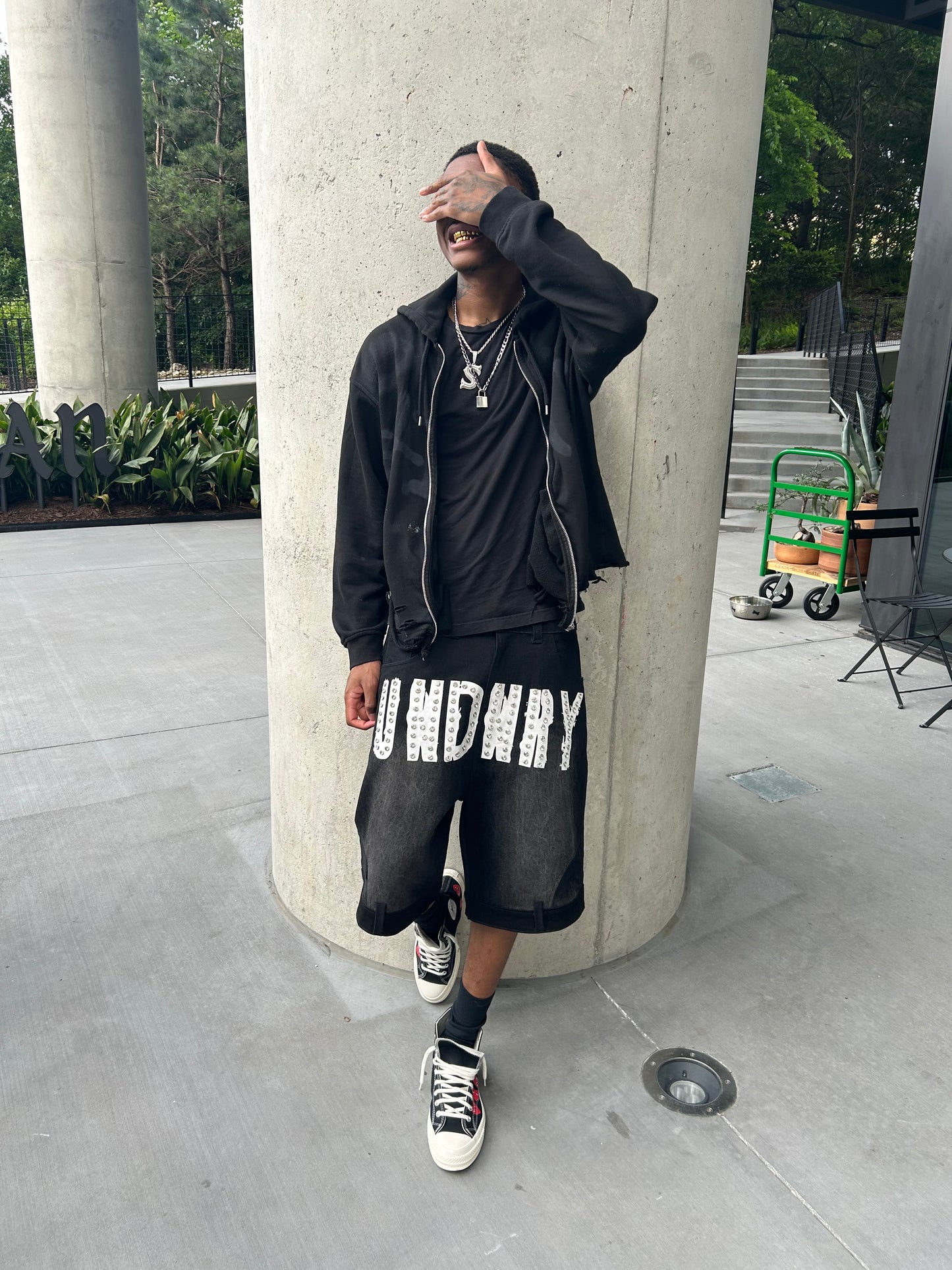 BLACK UNDNRY GEMSTONE JORTS